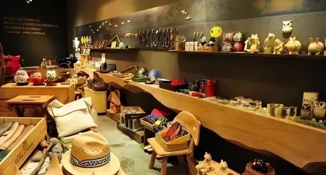 疫情最新动态与全球视角，巷弄深处的独特小店探秘