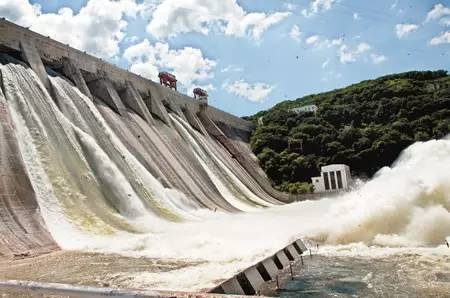 三峡大坝最新汛情监测，科技守护大坝安全，智能技术革新生活