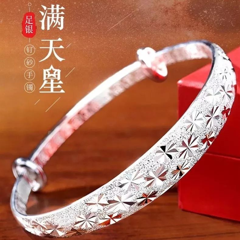 老凤祥最新款银手镯，时尚与传统的完美交融之韵