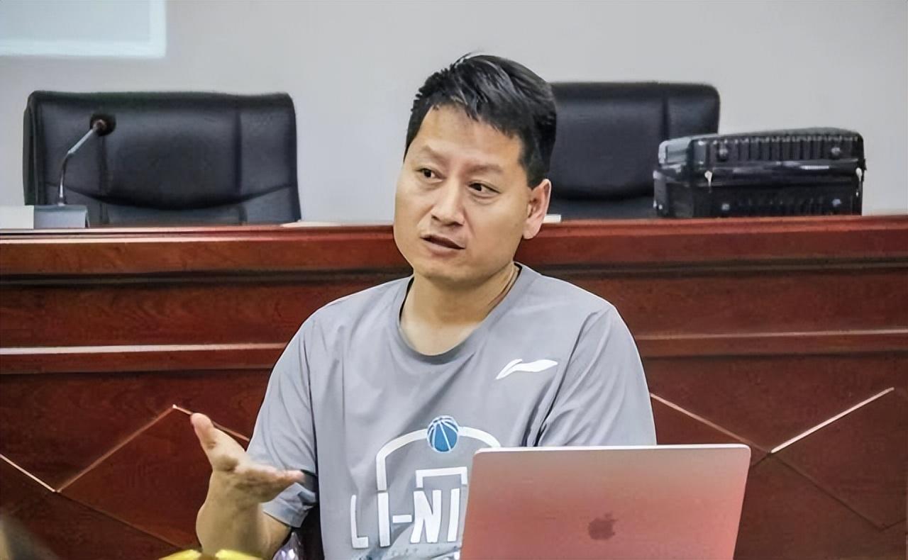 广东宏远新教练揭秘，多维度视角下的深度解析